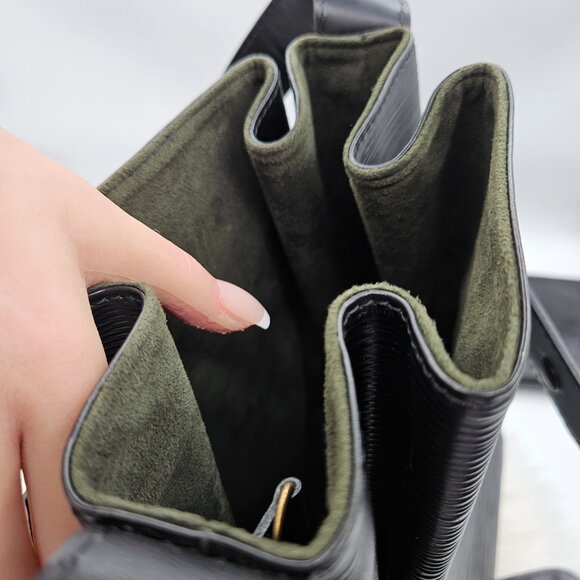 Louis Vuitton Black Epi Leather Sac - Picture 12 of 17